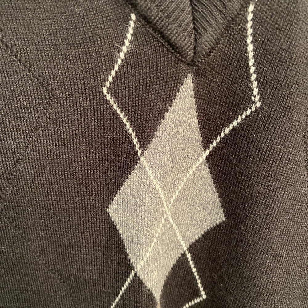 Classy preppy Dockers dark grey v-neck sweater vest - Picture 3 of 5